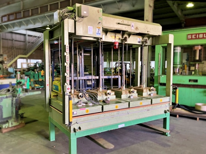 横井工業　プレス